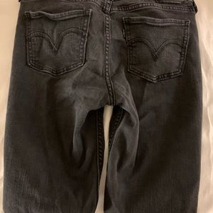 Black super skinny Levi’s